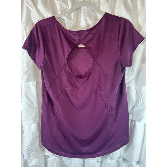 Athleta Repetition Tee Size Medium Women Burgandy Keyhole Back top workout - Picture 4 of 5